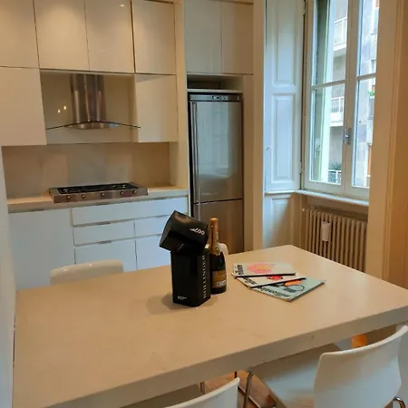 شقة Esclusive & Elegant Loft, Duomo 10 Minutes *